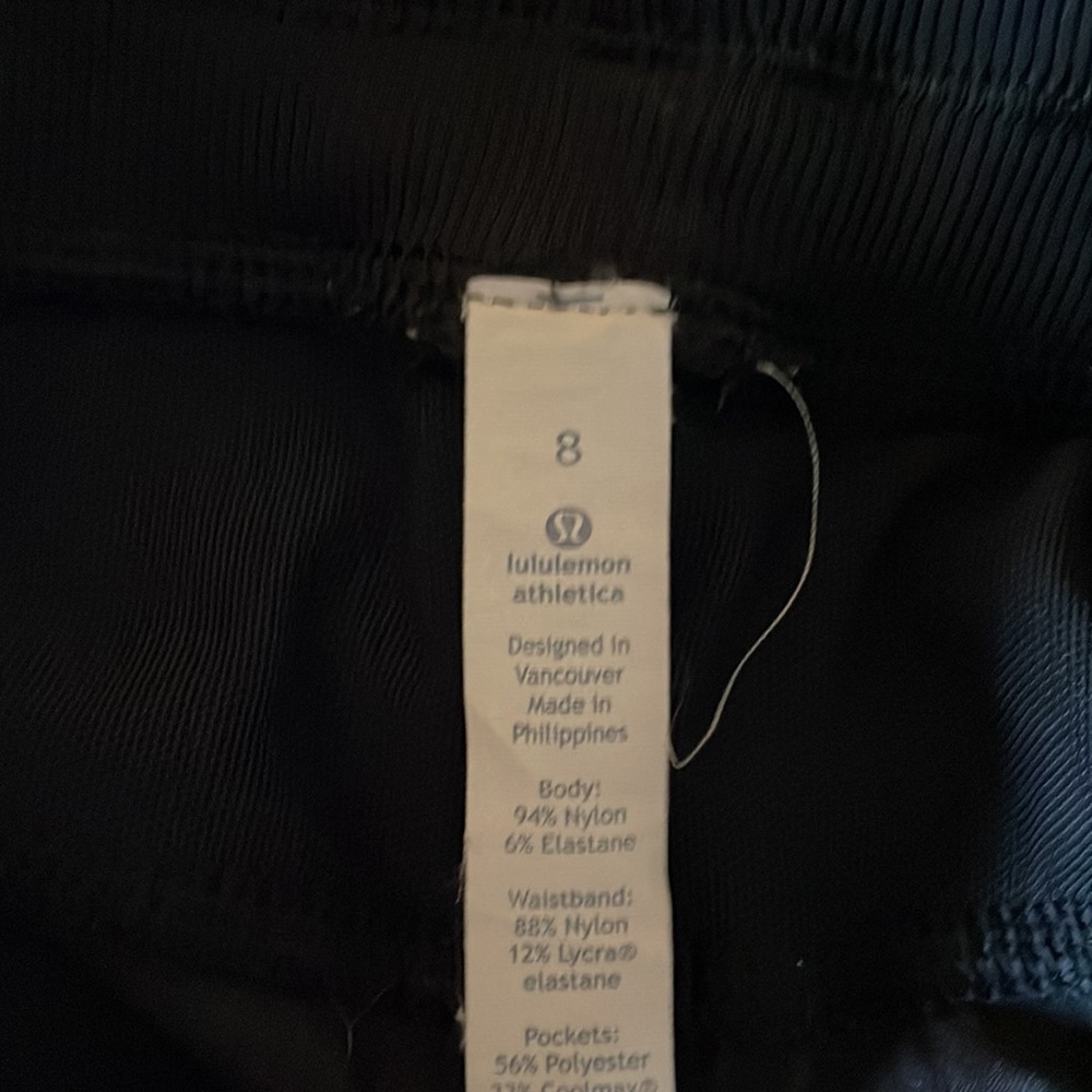 - Lululemon Capri pants - Picture 2 of 5